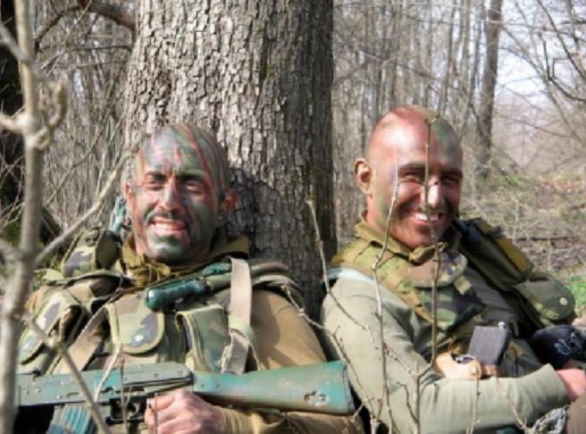 断腿不下战场，单挑百人抢回战友遗体，俄罗斯“平头哥”折服普京