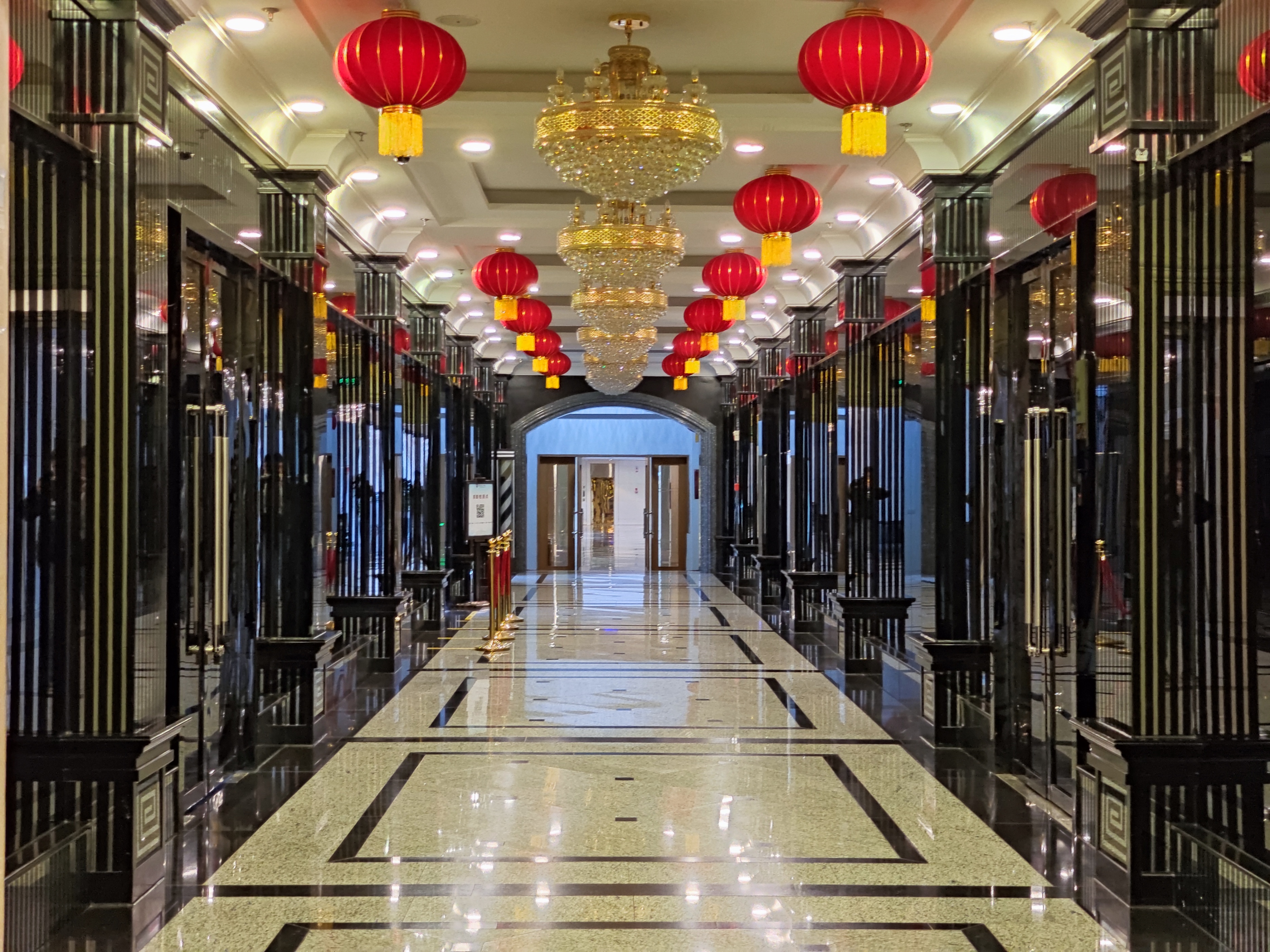 疆内旅游住宿哪里好点呢,新疆旅游酒店怎么选房间