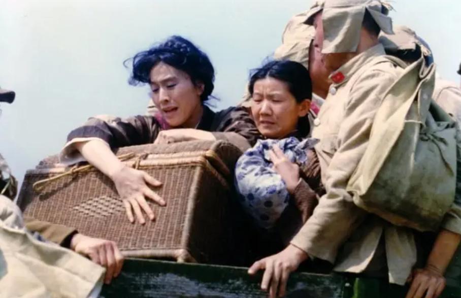 时代与命运给的“苦与痛”《清凉寺钟声》质朴无华的佳作