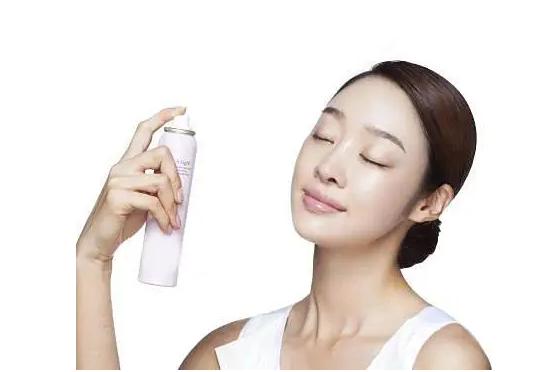 喷雾紧致皮肤,日本人造皮肤喷雾能遮盖皱纹吗
