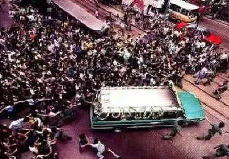 黄家驹是华语乐坛的神话,黄家驹算是华语乐坛的鼻祖