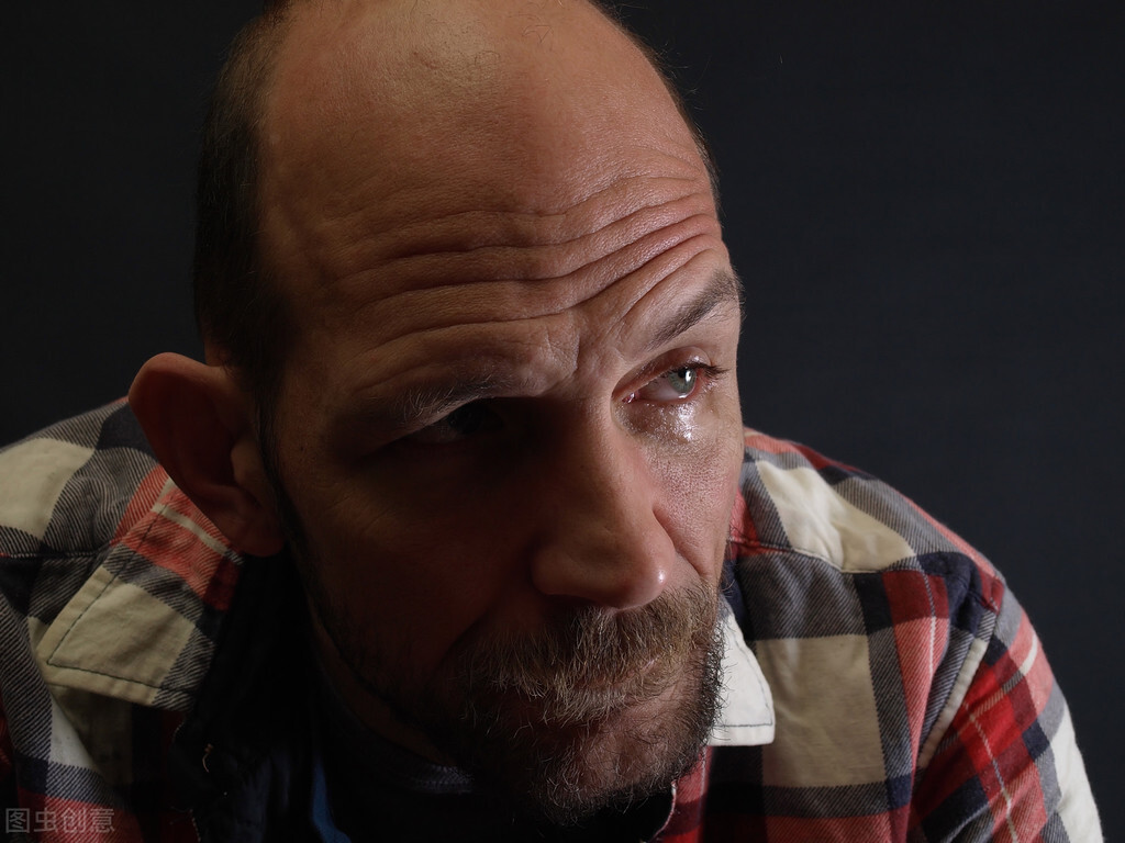 人伤心为什么会哭会掉眼泪,人为什么会在哭时掉眼泪