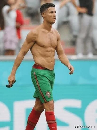 c罗发文重回正轨,c罗再上热搜