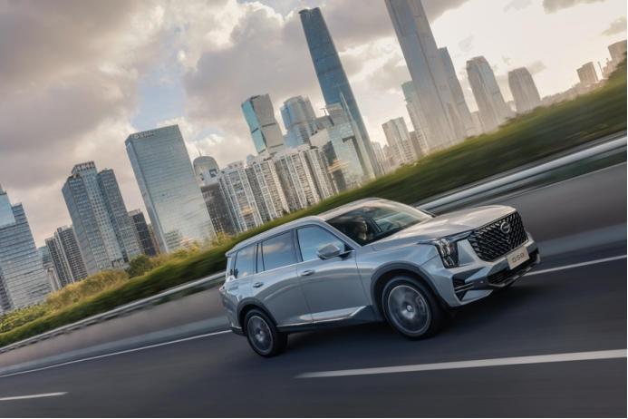 星途揽月2024款和传祺gs8对比,星途揽月国际版对比广汽传祺gs8