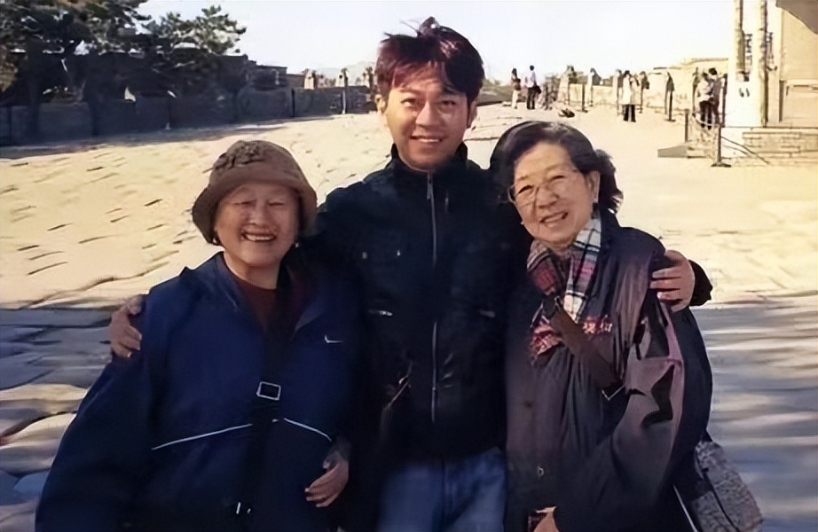 江苏南京19岁少年骗40岁富婆,男子靠吃软饭骗到富婆2亿遗产