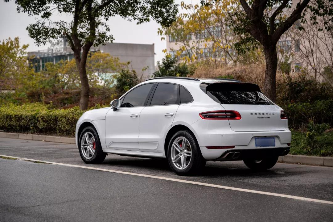 macan turbo二手车多少钱 (macan turbo 3.6t优缺点)