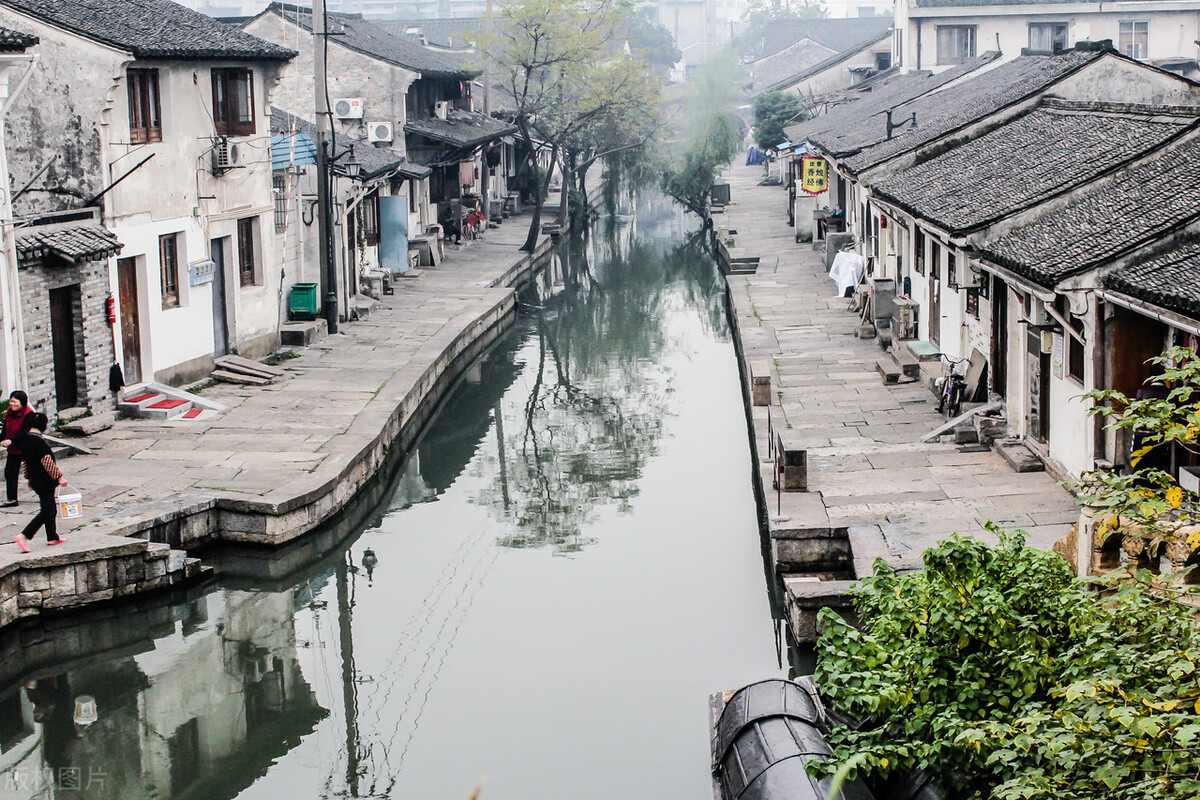 不繁华也不拥挤,绍兴是慢节奏的城市
