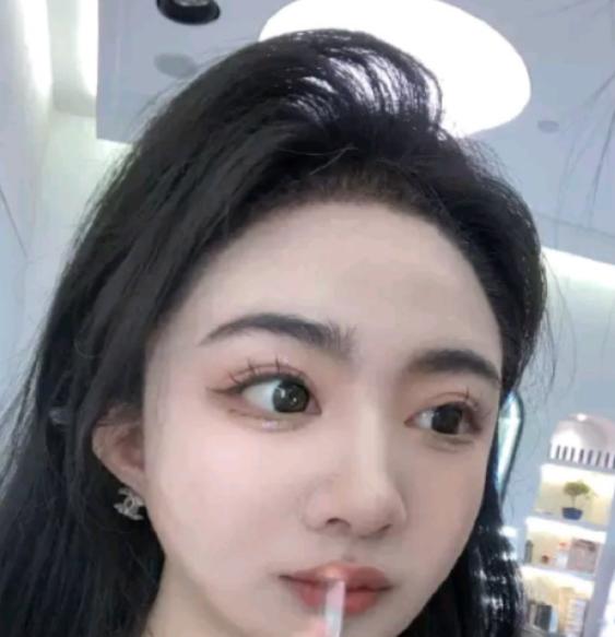 劣迹网红Fab改名复出招助理，网友：好家伙，牛都不敢这么用