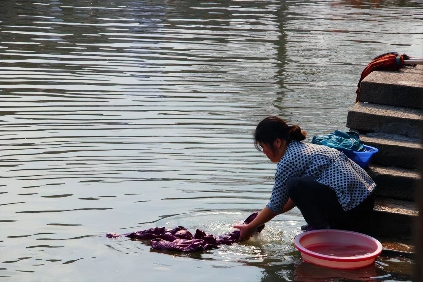 女生例假刚结束，五件事尽量忍住，迫不及待的人，子宫或伤痕累累