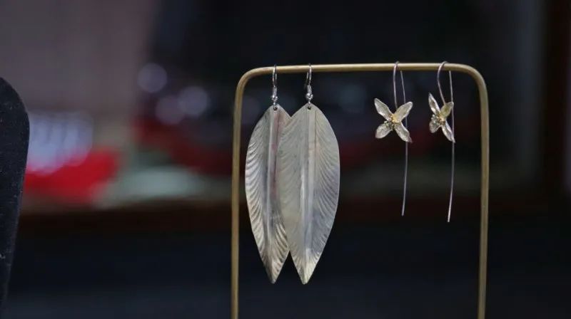 云南西双版纳傣族玉香银饰,西双版纳的银饰品