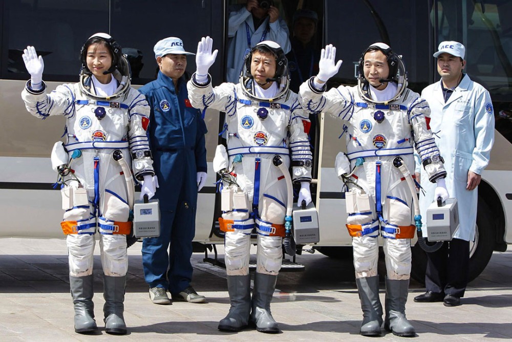 女宇航员在太空中突然失重,女宇航员出太空对身体有什么影响