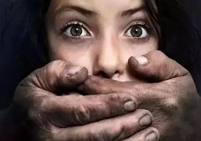 割腰子做*妓雏**，男女老少明码标价，人口*市黑**有多么的可怕