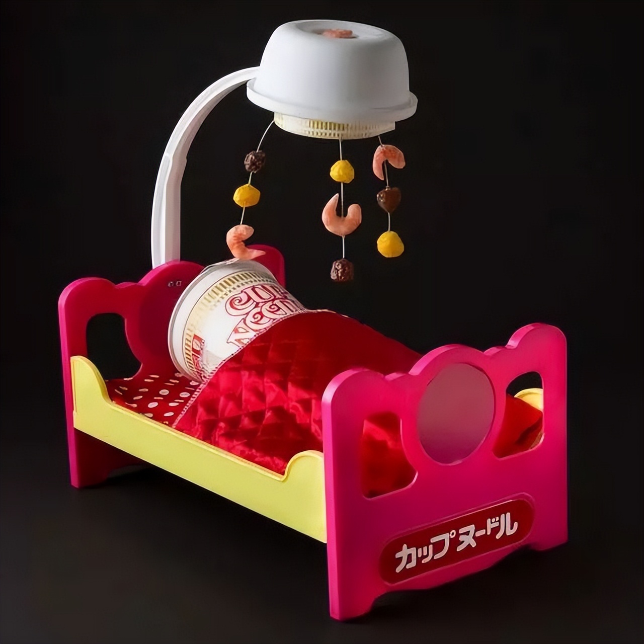 日清也玩阴间创意？网友：整点阳间活行不行！