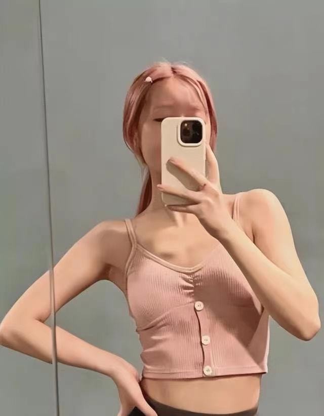 徐娇穿一字肩裙子,徐娇穿牛仔裤