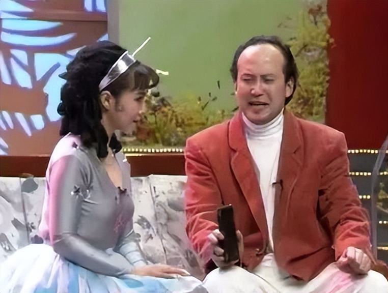 明星下颚骨整容后遗症,脸像鞋拔子怎么改善