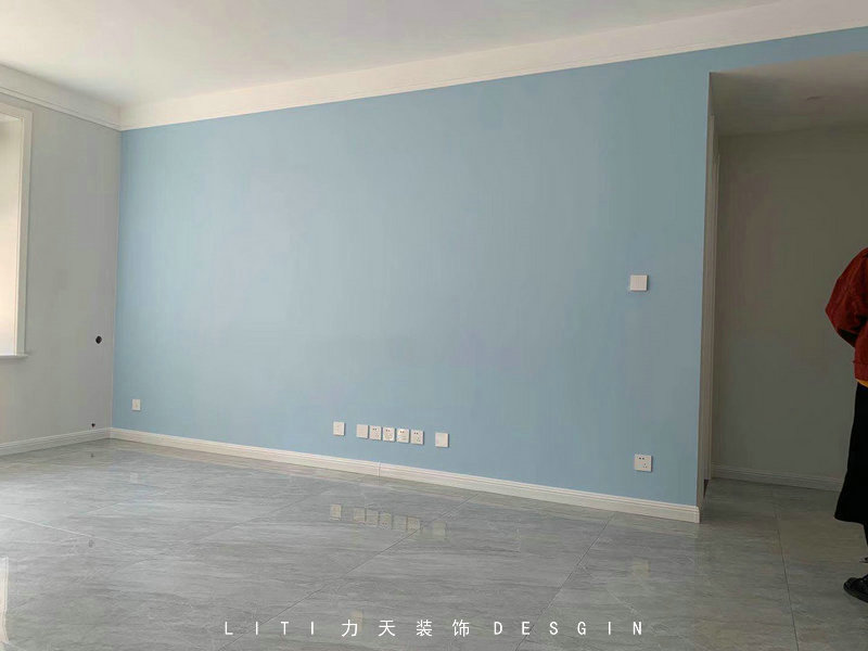 家庭装修喷漆比刷漆废为什么呢,室内喷漆和刷漆哪个效果好些