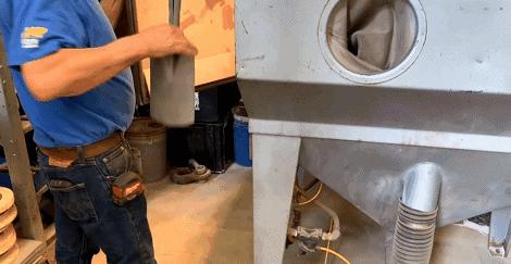 有多少老外买铁锹回家是为了当吉他弹？