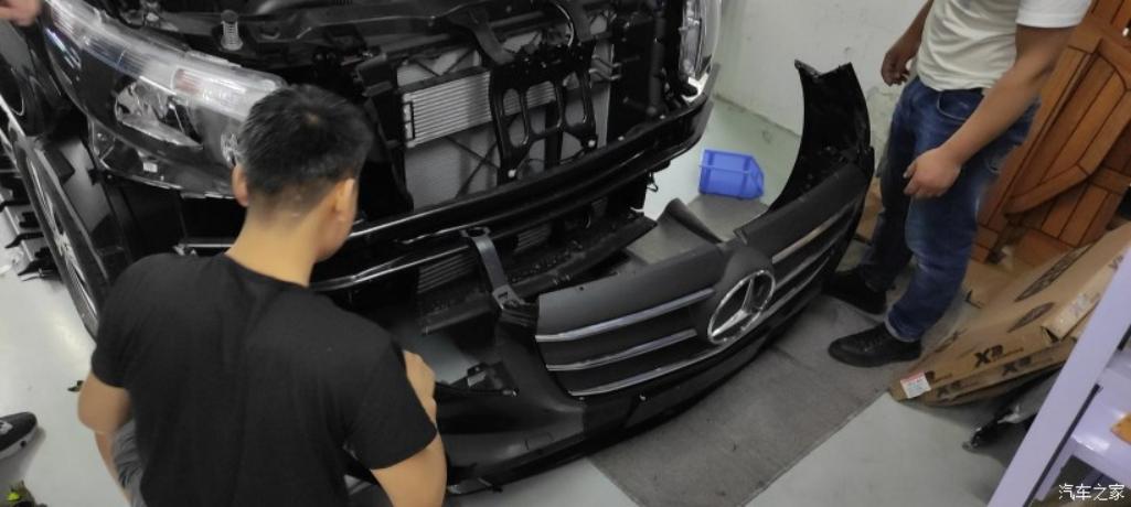 青岛奔驰商务威霆改装联系方式,威霆改装迈巴赫内饰