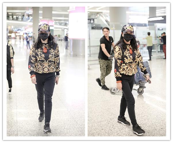 刘晓庆穿红色卫衣,刘晓庆同款卫衣