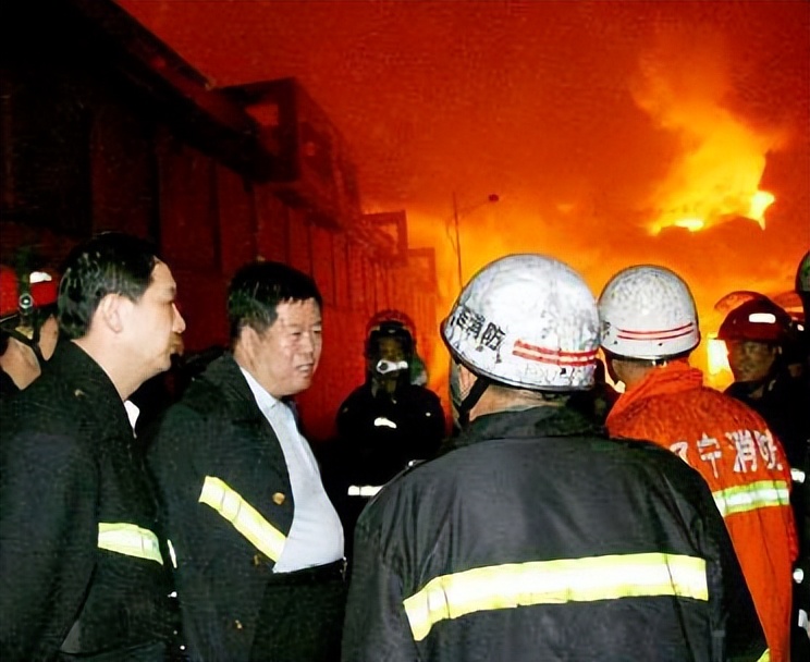 从乡镇*党**委副书记到副国级，他靠什么实现人生逆袭？