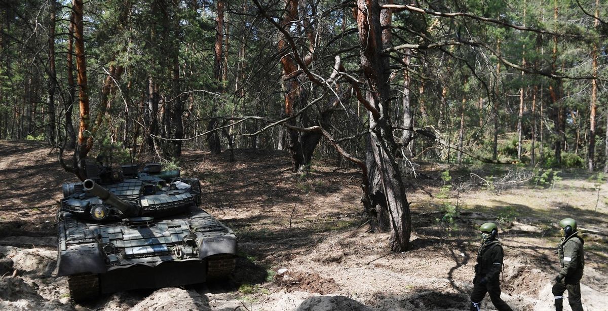 德国情不自禁了？5月8日投降日，德媒吹嘘：战火正烧向克里米亚