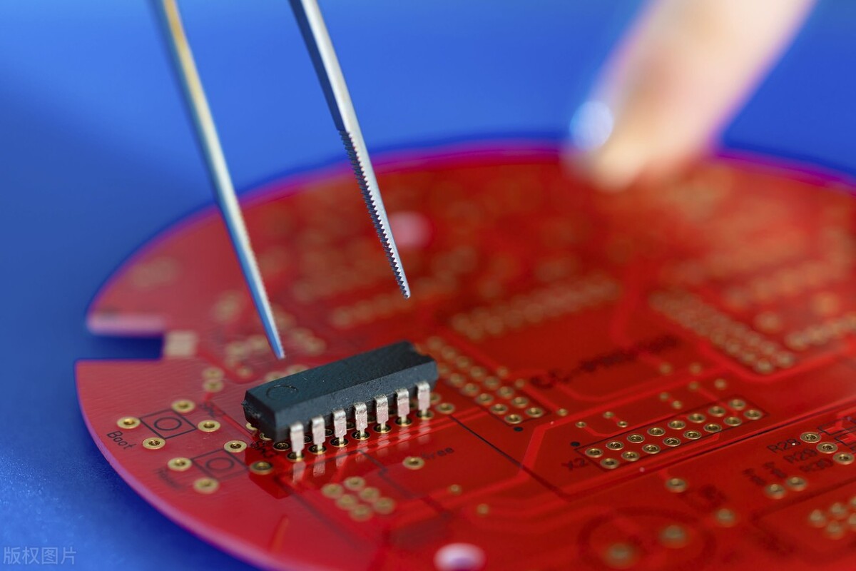 日本断供23种芯片设备的影响,日本断供芯片半导体为什么大涨