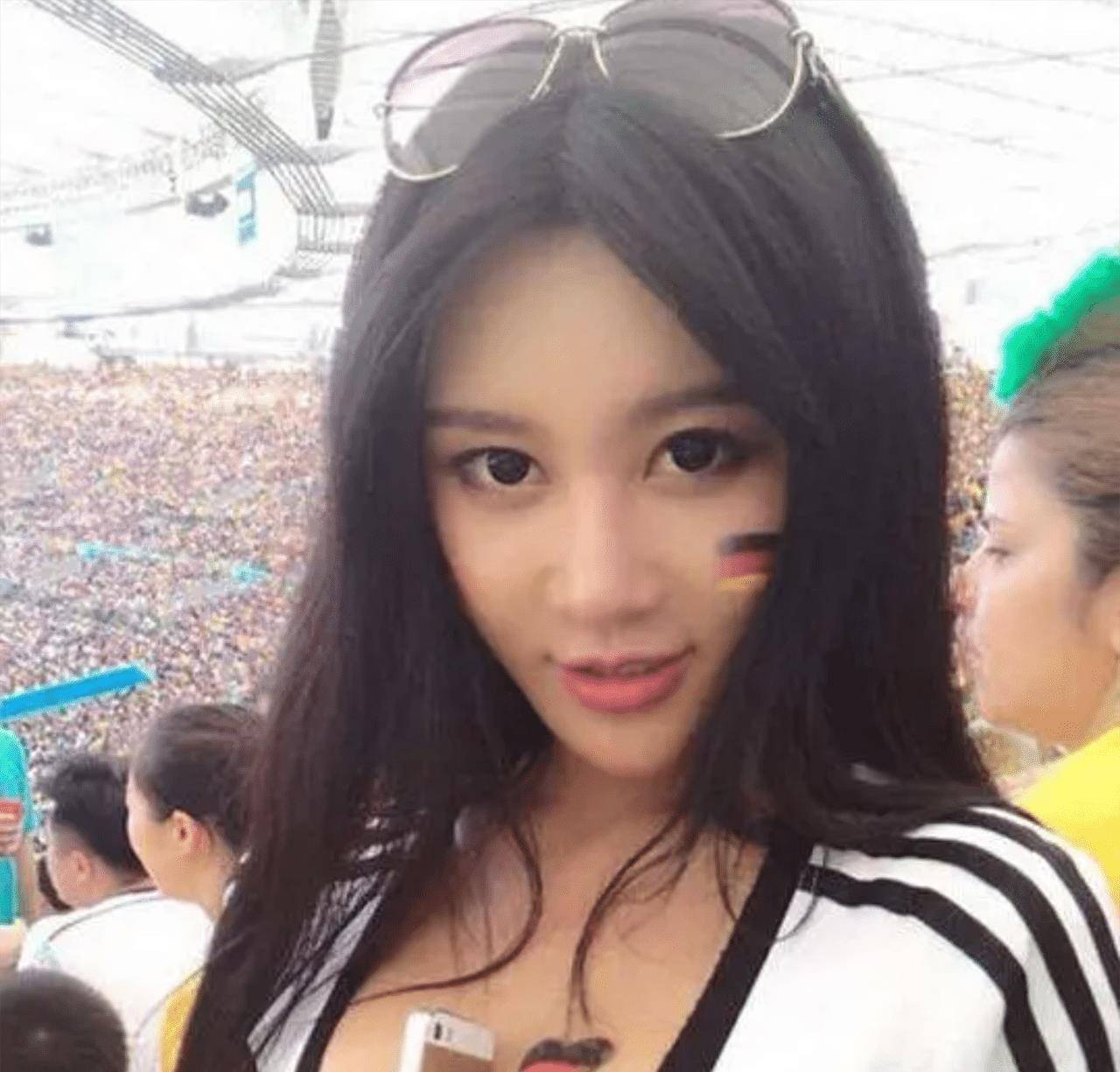 活力四射足球宝贝,气质十足的足球宝贝