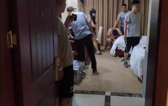 嫖娼当场抓到怎样定性和处罚,18岁嫖娼被抓了怎么处罚