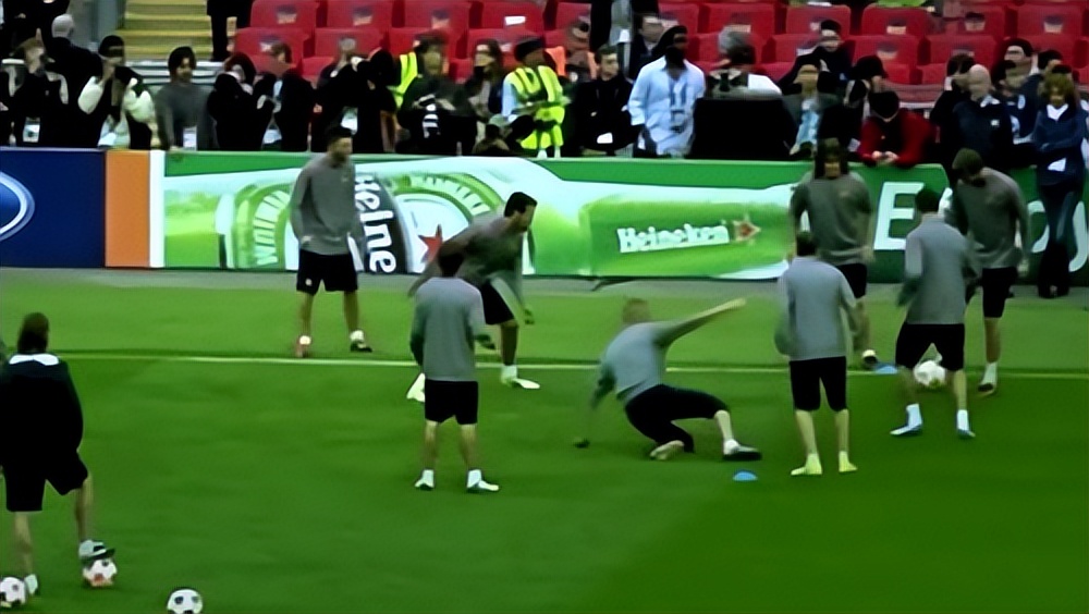 国足蛀虫李铁:罪行不止敛财上亿,戴罪立功曝光足坛背后*b大**oss