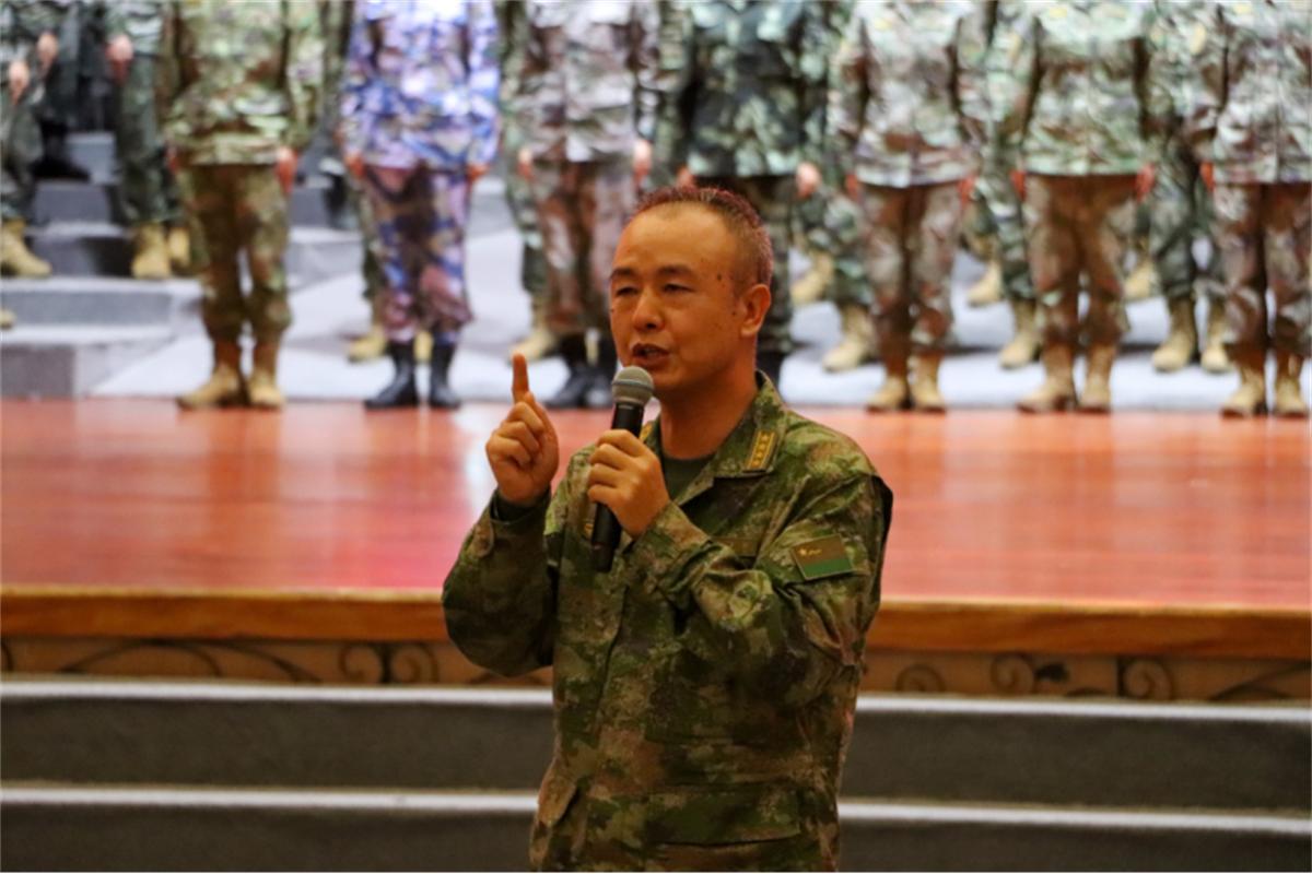 现代学子唱强军战歌,军校合唱强军战歌