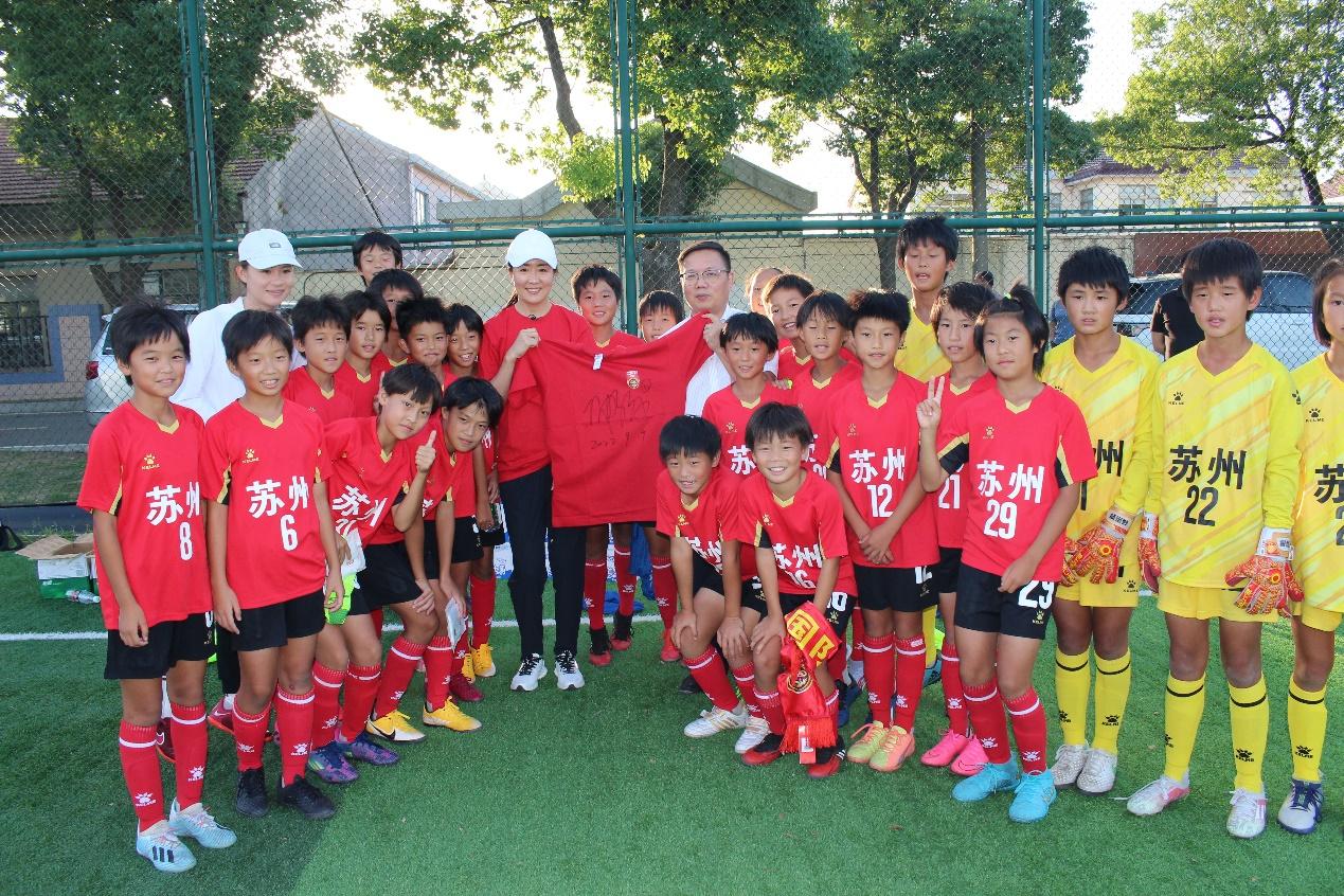 太湖边小玫瑰绽放中青赛公益行浦玮走进苏州香山实验小学