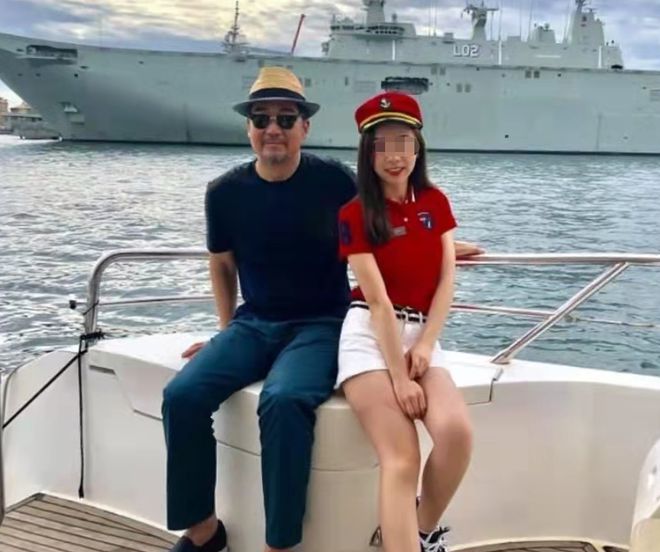 张国立邓婕全家照,张国立现在的生活照片