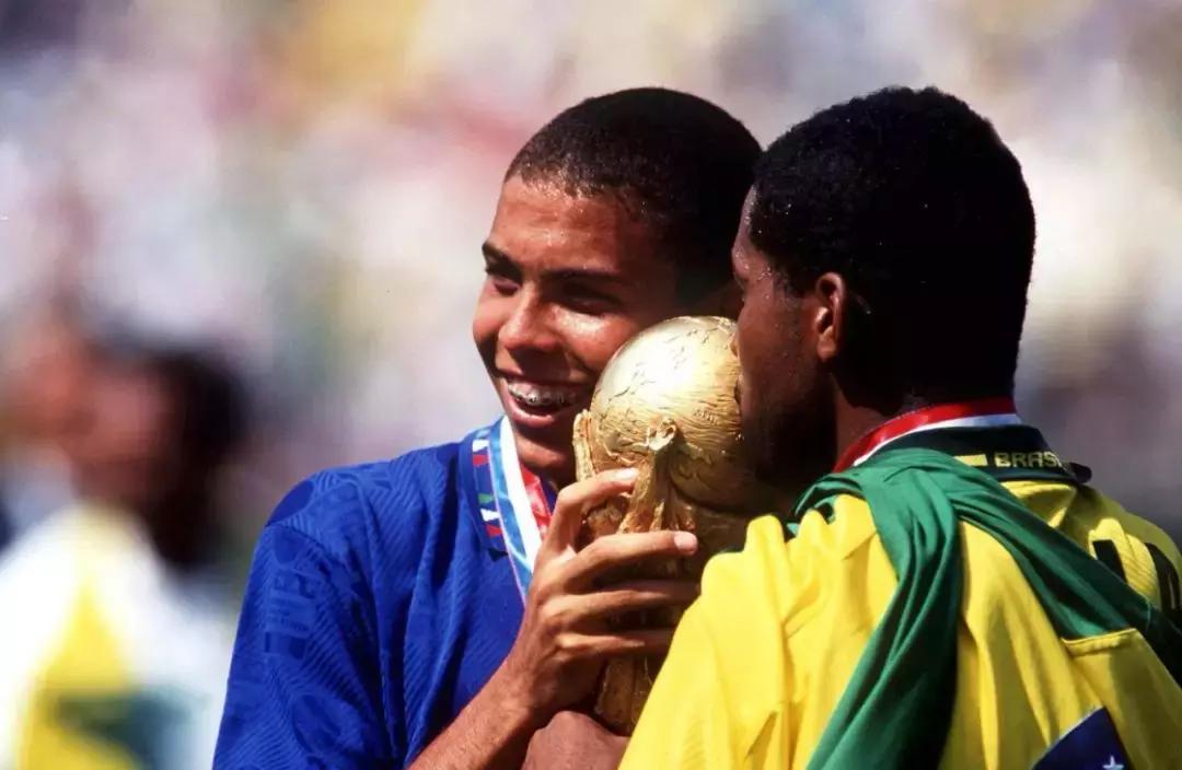 罗纳尔多巅峰时期世界杯,罗纳尔多职业生涯效力的俱乐部