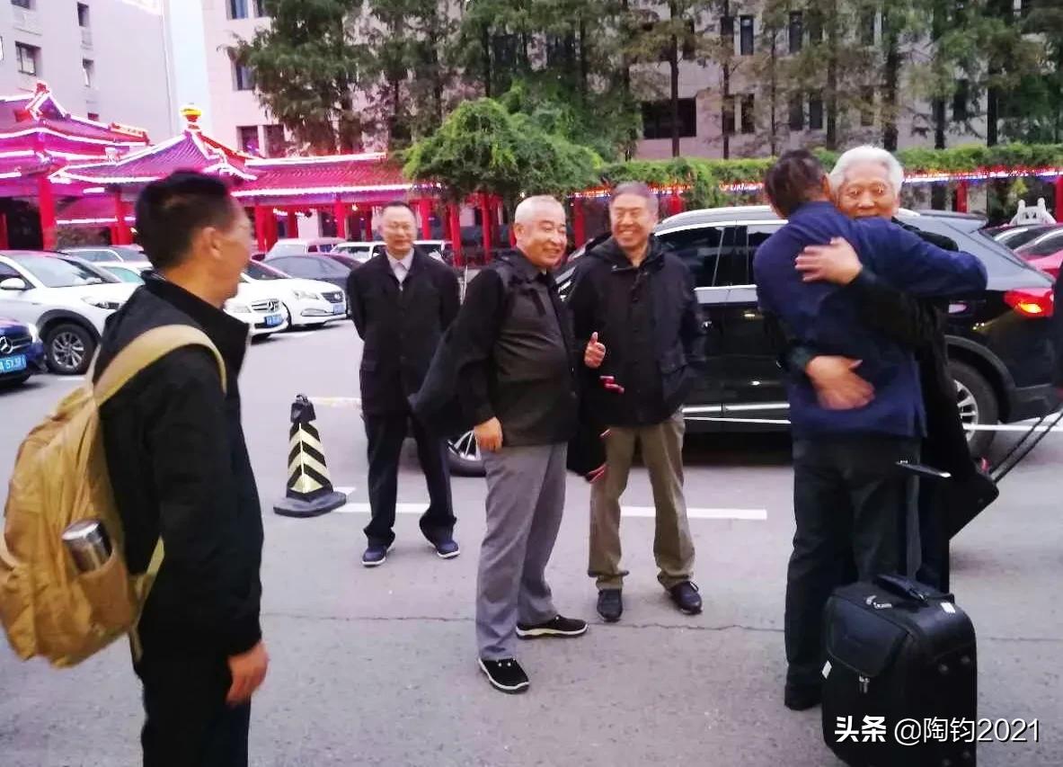 南京一晤，相聚甚欢，除了激动还是激动，战友们相拥而泪几多深情