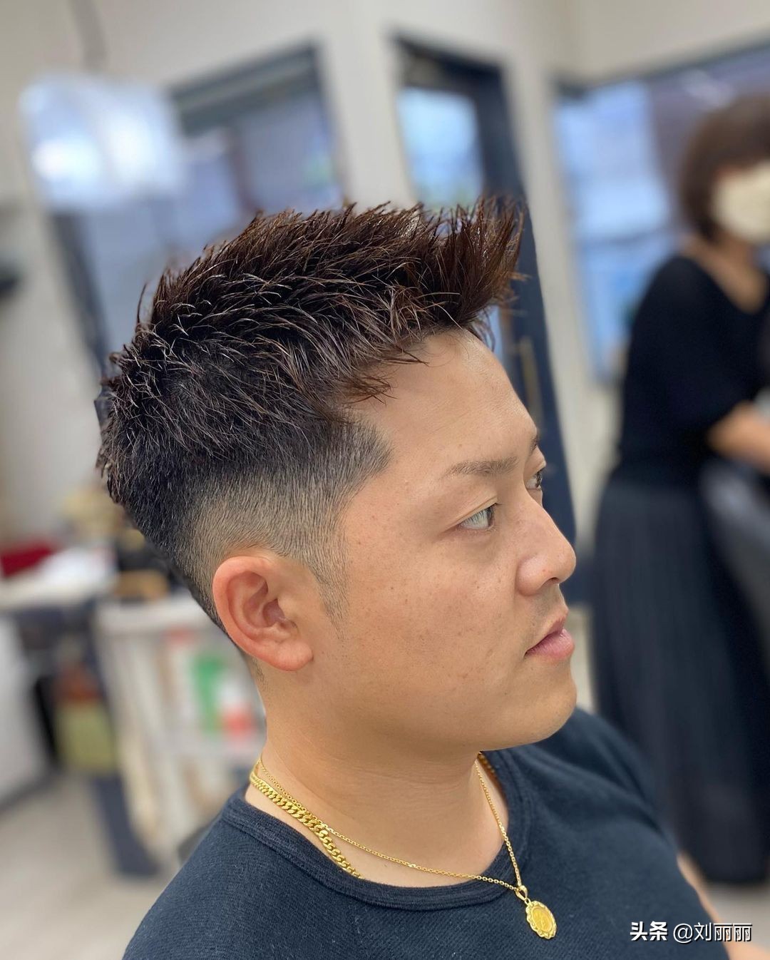 14岁男士最潮流的发型,长发男士发型帅气飘逸又有型