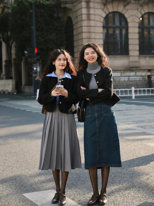 这才是黑丝的正确打开方式，既不俗气又不显土，普通女孩值得借鉴