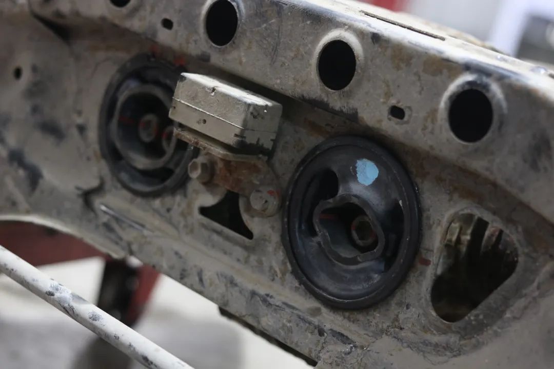 大哥12万买2005年售价100万的凌志LS430，含泪又花10万翻新才能开