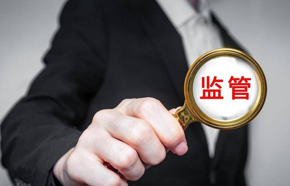 农妇田里挖到34克钻石,1994年农妇地里挖出钻石27万卖掉