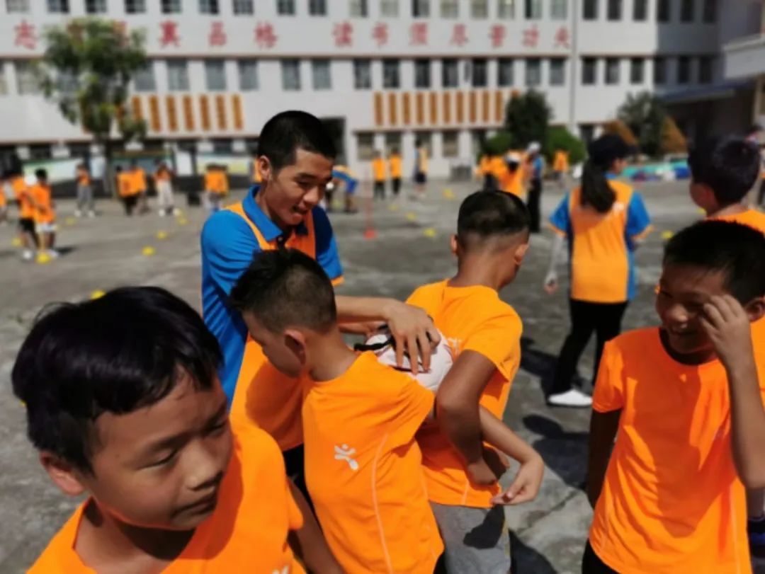 乾坤未定你我皆是黑马毕业典礼,毕业生演讲乾坤未定你我皆是黑马