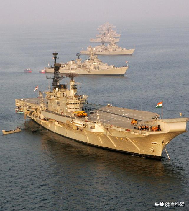 为什么航母会被称为海上霸主,一艘航母的战斗力有多强