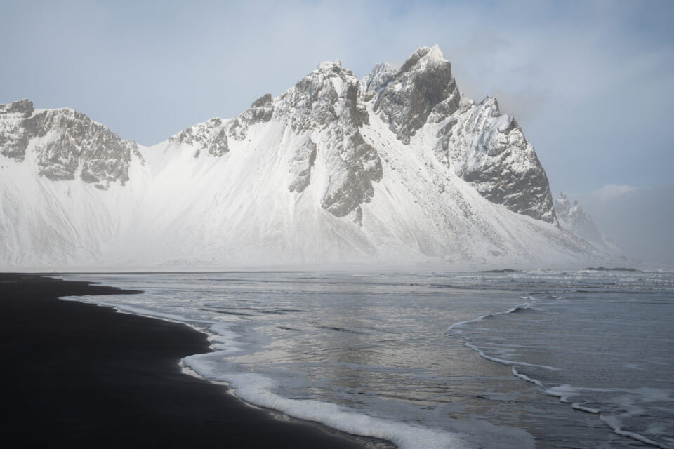 尼康微单入门级哪款性价比高,尼康无反相机最新视频