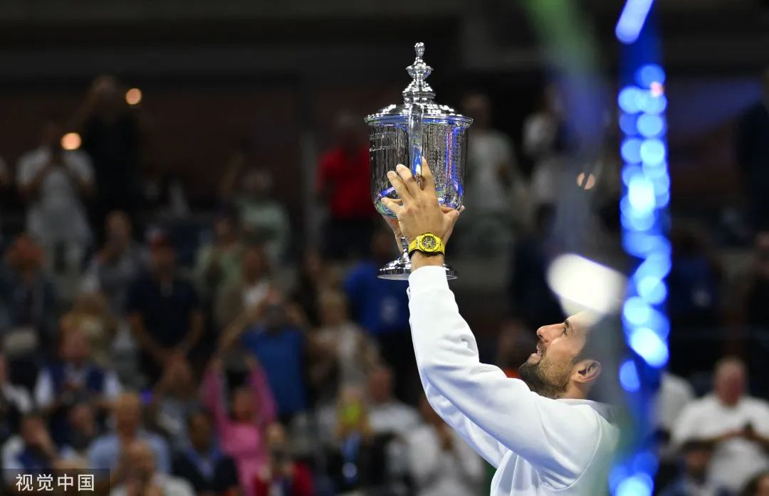 德约穿24号纪念科比,德约澳网战袍纪念科比