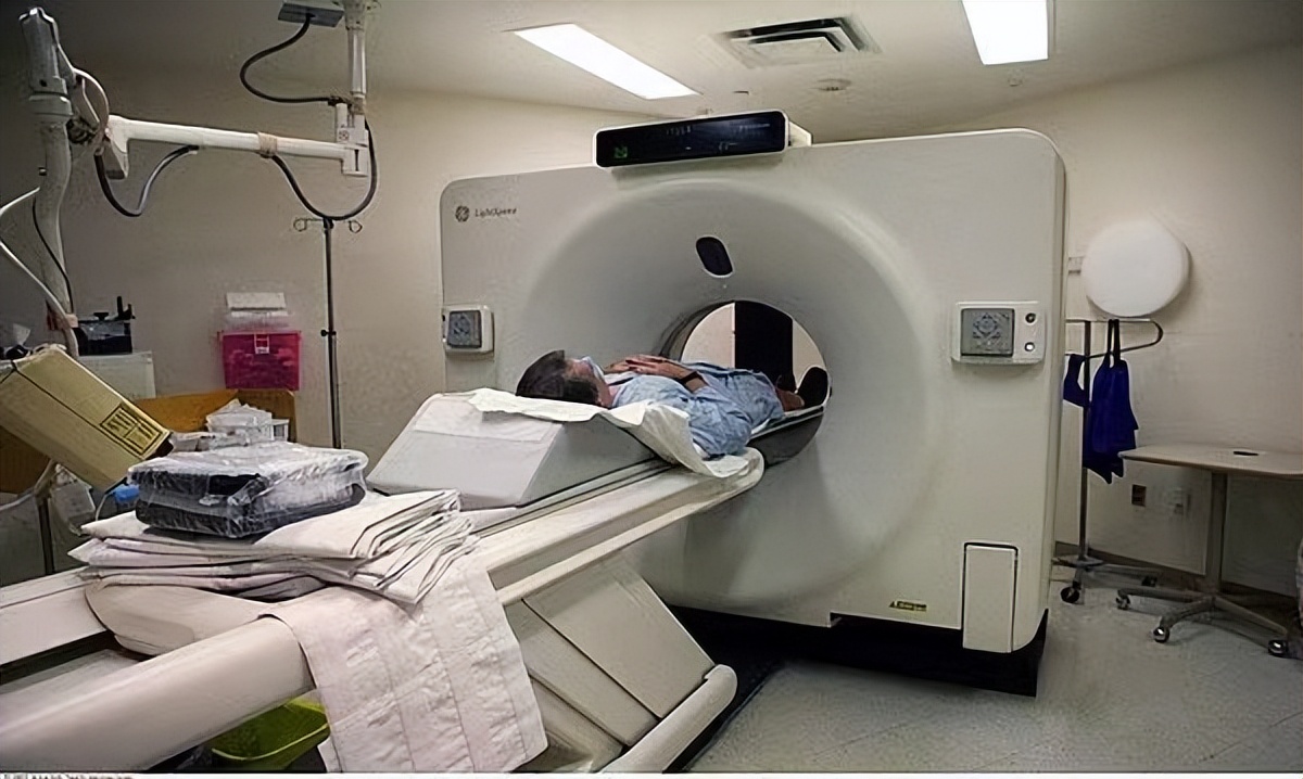 19岁男孩感冒,19岁男孩反复发烧一周