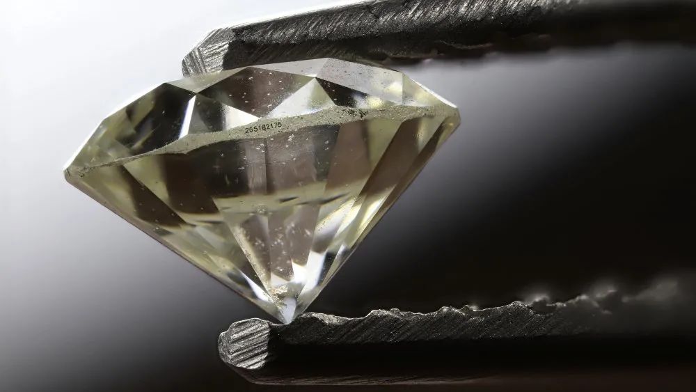 选购钻石时最省钱的方法太有用了,挑选钻石注意事项是什么