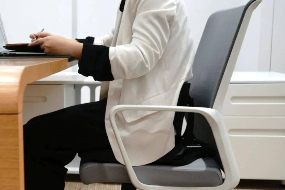 46岁的男人体重标准是正常的,男性55岁左右体重控制在多少合适