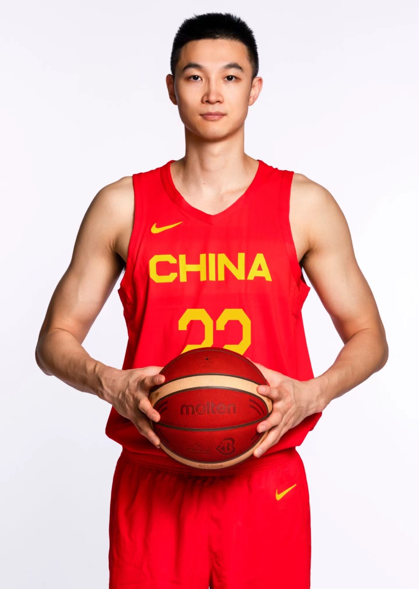 易建联赵睿胡明轩郭艾伦国家队,胡明轩和赵睿郭艾伦谁更强