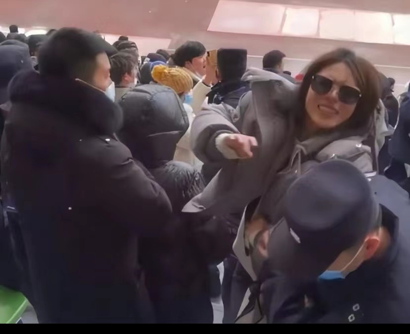 瓒冲崗鏉北涓滄嘲灞卞惔鍏存兜缁濇潃,鍚村叴娑甸瞾鑳借冻鍗忔澂