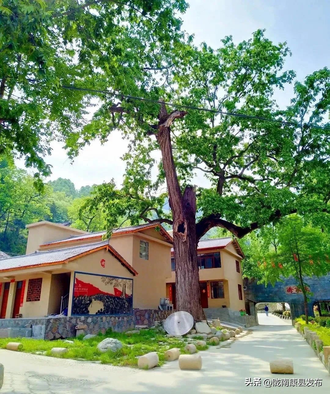 浜斾竴搴峰吇鏃呮父,浜斾竴搴峰吇搴﹀亣鏀荤暐