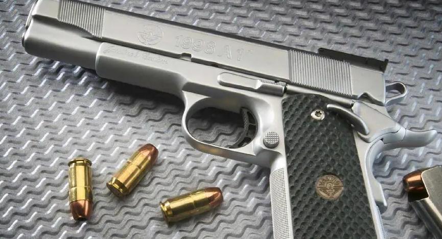 美军传家宝柯尔特M1911A1，服役超70年堪称久经沙场，弹无虚发