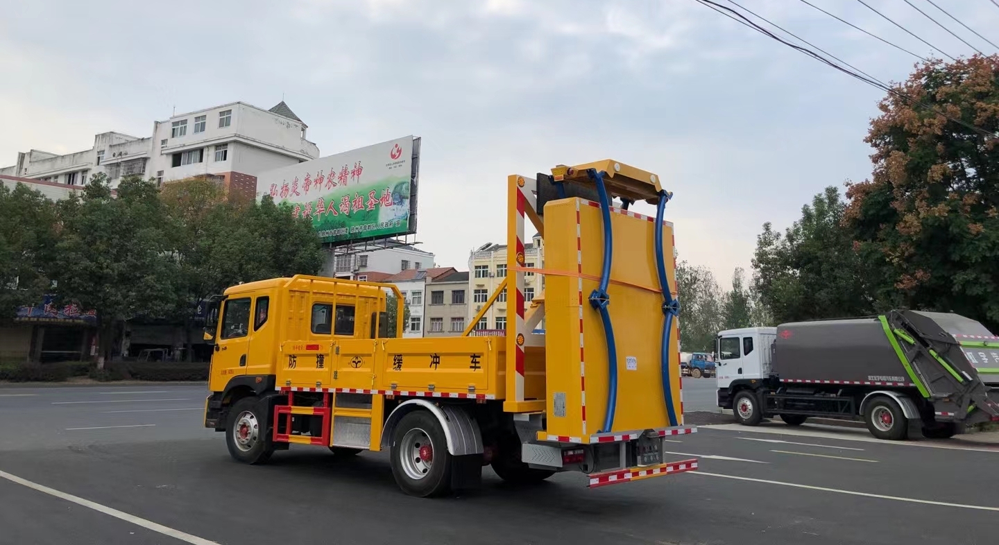 高速施工防撞车租赁电话,高速防撞缓冲车租赁哪家好